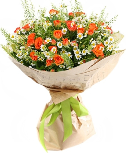 Букет из кустовых ромашек и кустовых роз Букет «Знак внимания»